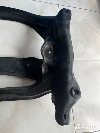 Подрамник Mercedes- Benz W221