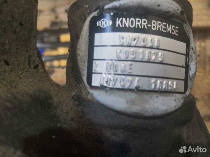 Суппорт дисковый правый 'Knorr-Bremse'