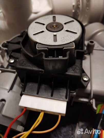 Актуатор посудомойки Bosch SRV55T03EU/37