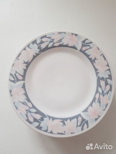 Фарфоровые тарелки