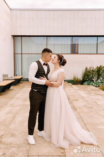 Свадебное платье со шлейфом