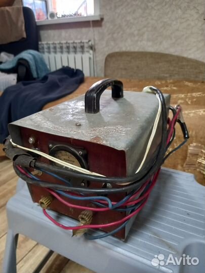 Зарядное устройство
