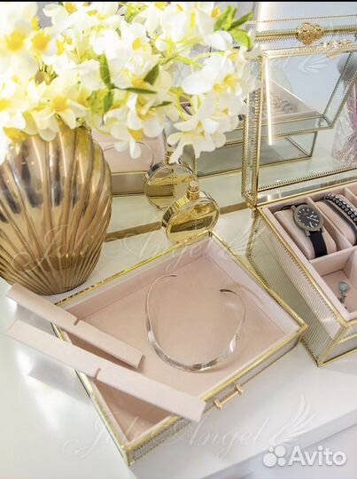 Шкатулка для ювелирных украшений