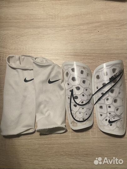 Щитки футбольные nike mercurial