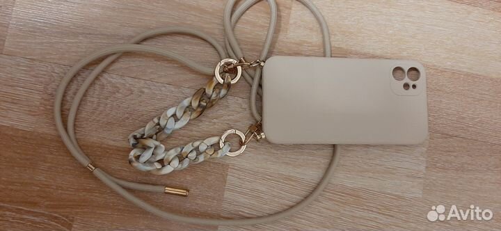 Чехол на iPhone