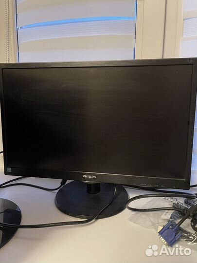 Монитор Philips