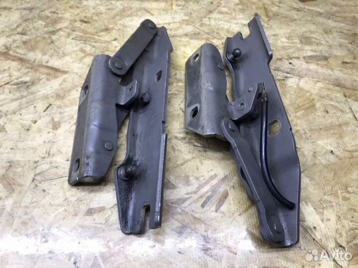 Петля капота Bmw 5-Series E60 3.0 2008