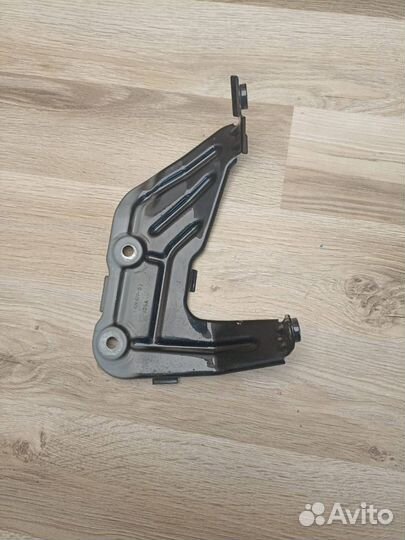 Кронштейн крыла левый BMW X3 G01 2018 41357475803