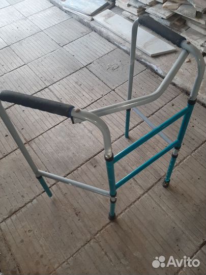 Ходунки для взрослых инвалидов