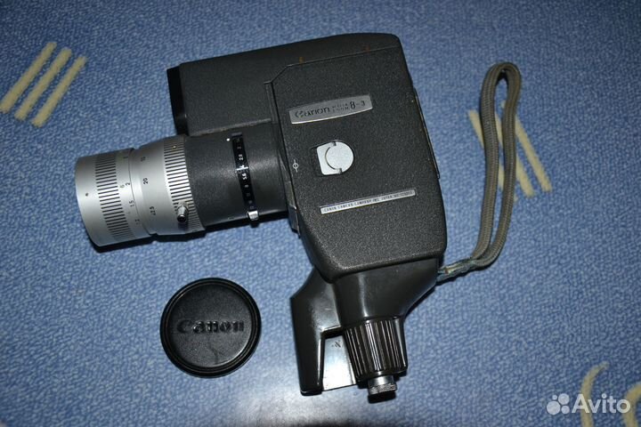 Кинокамера Canon C-8 Grip