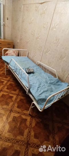Медицинская кровать для лежачих больных