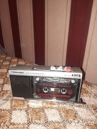 Кассетный магнитофон toshiba