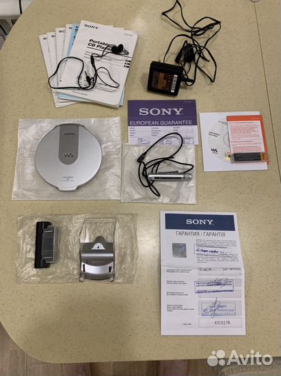 CD плеер Sony Walkman D-NE10