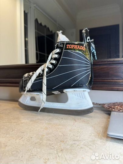 Коньки хоккейные 39 размер