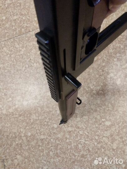 Продается игрушечный Thompson