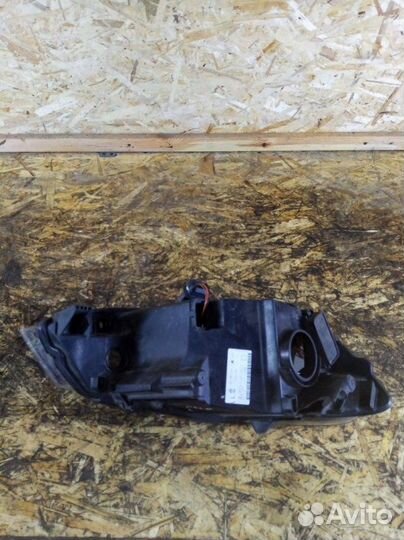 Фара передняя левая Volkswagen Polo