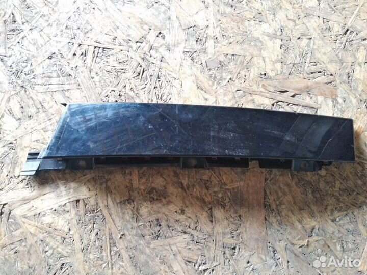 Накладка двери передняя правая Ford Focus 3 CB8