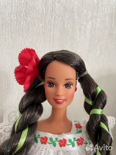 Куклы Барби в национальных костюмах европейки