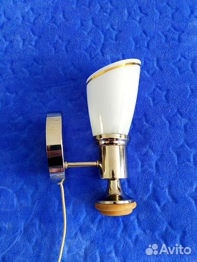 Светильник настенный. 