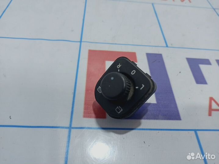 Переключатель регулировки зеркала Skoda Superb (3T