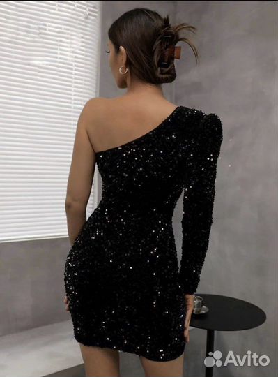 Платье блестящее с паетками