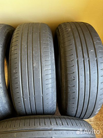 Yokohama BluEarth AE50 SUV 215/65 R17 99V