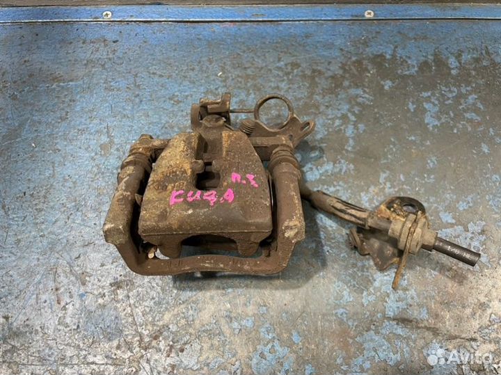 Суппорт задний правый Ford Kuga CBV