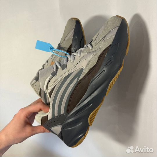 Кроссовки Yeezy 700 новые