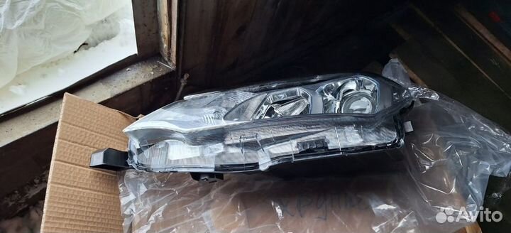 Фара левая Toyota Corolla Axio
