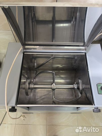 Продается тестомес новый