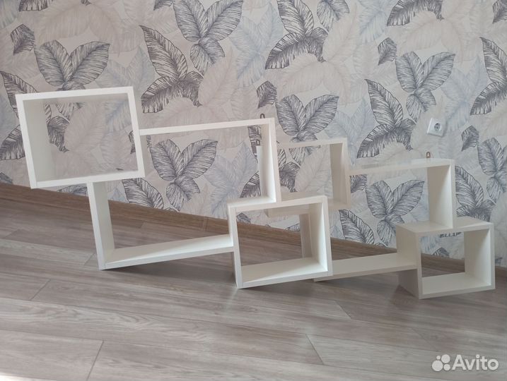 Полка настенная белая