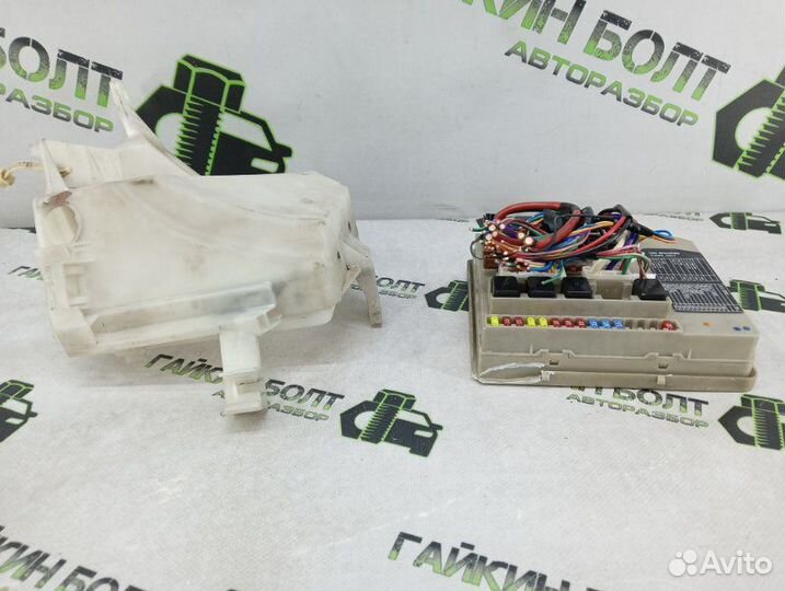 Блок предохранителей передний Nissan Note хэтчбек