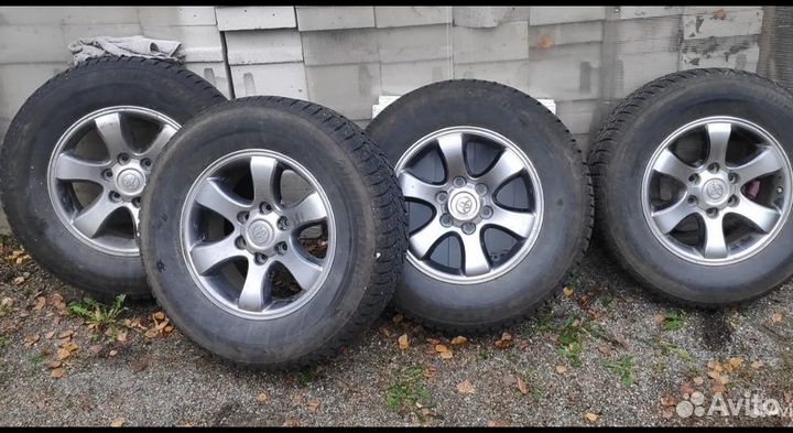 Bridgestone Blizzak Spike-02 SUV 265/65 R17