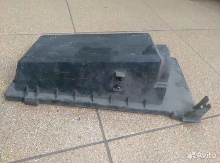 Крышка корпуса воздушного фильтра Вольво S40 1