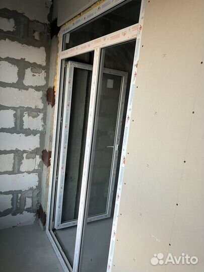 Пластиковые окна и двери на лоджию