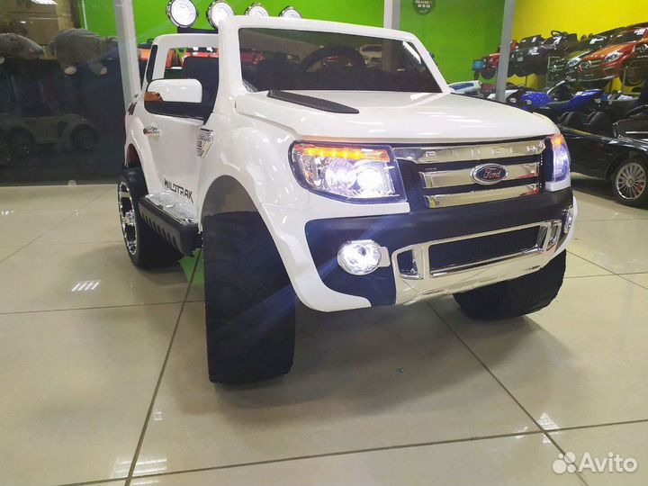 Детский электромобиль Ford