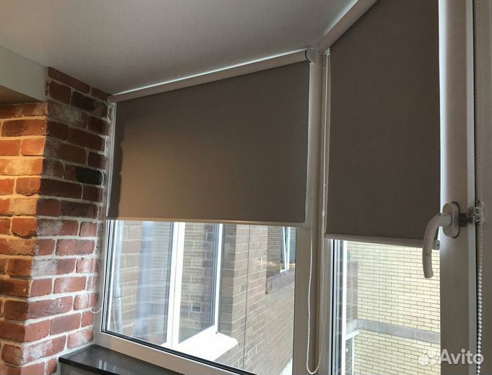 Рулонные шторы на балконные окна