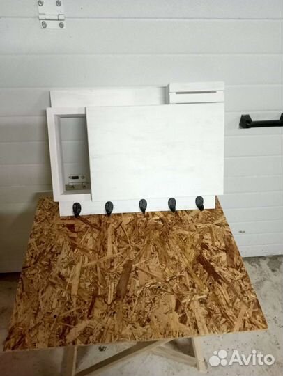 Ключница настенная из дерева