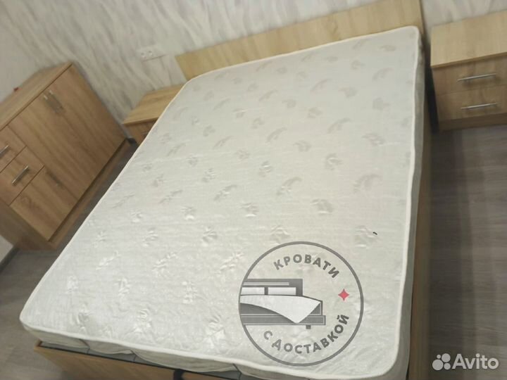 Кровать двухспальная с матрасом