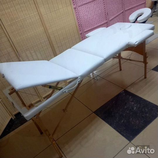 Массажный стол на деревянном каркасе