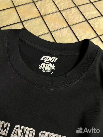 Футболка Syna World