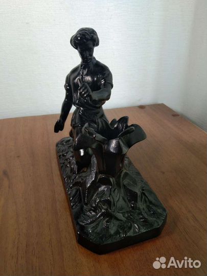 Статуэтка Данила Каменный цветок Касли