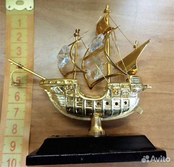 Фигурка Парусный бриг на подставке