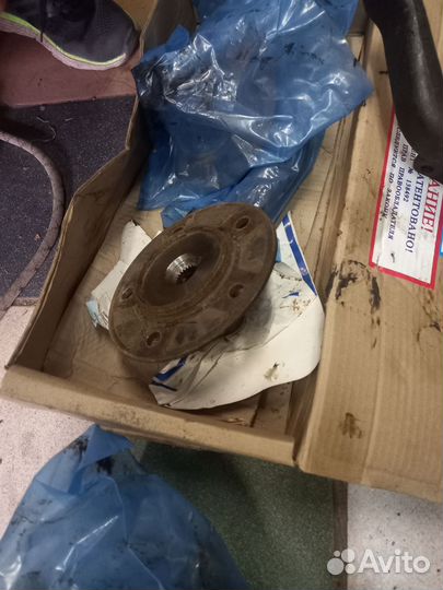 Поворотный кулак и ступицы на ниву