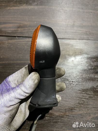 Передний левый поворотник для Suzuki GSX650F