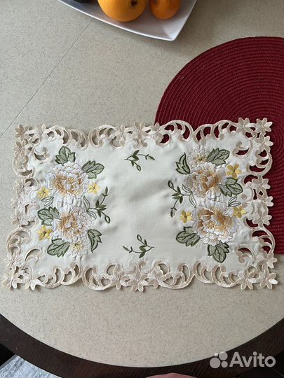 Салфетка на стол с вышивкой (4 шт)