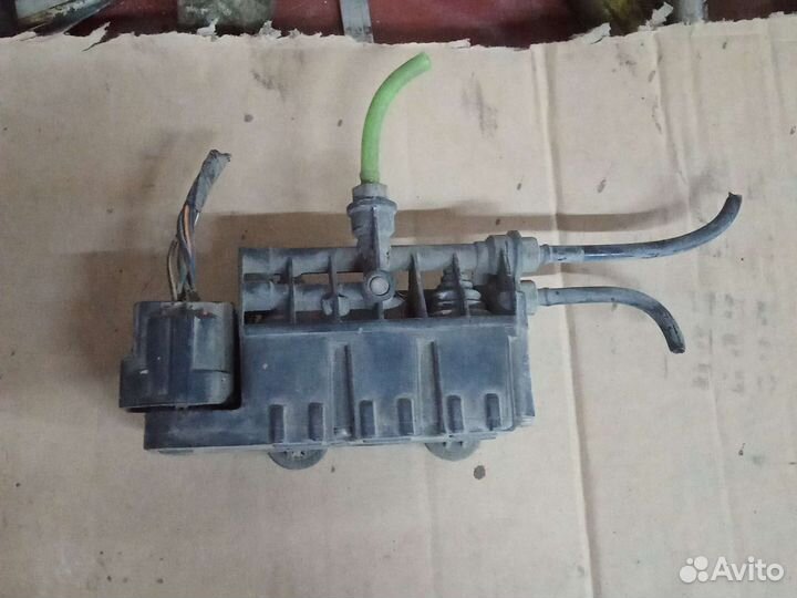 Блок клапан пневмоподушка land rover discovery 3