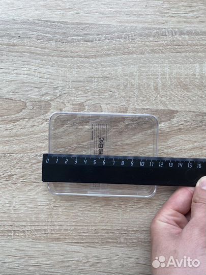 Пластиковая коробочка с крышкой