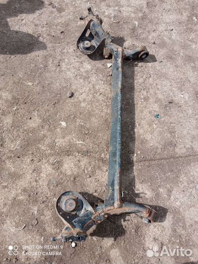 Задняя балка