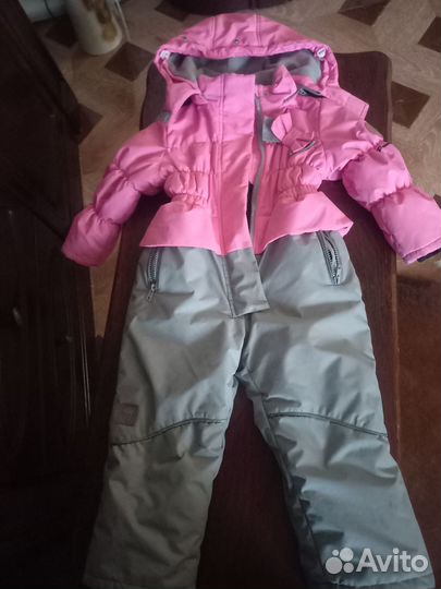 Демисезонный комбинезон для девочки